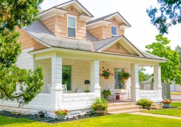 How To Add Curb Appeal When Selling A House