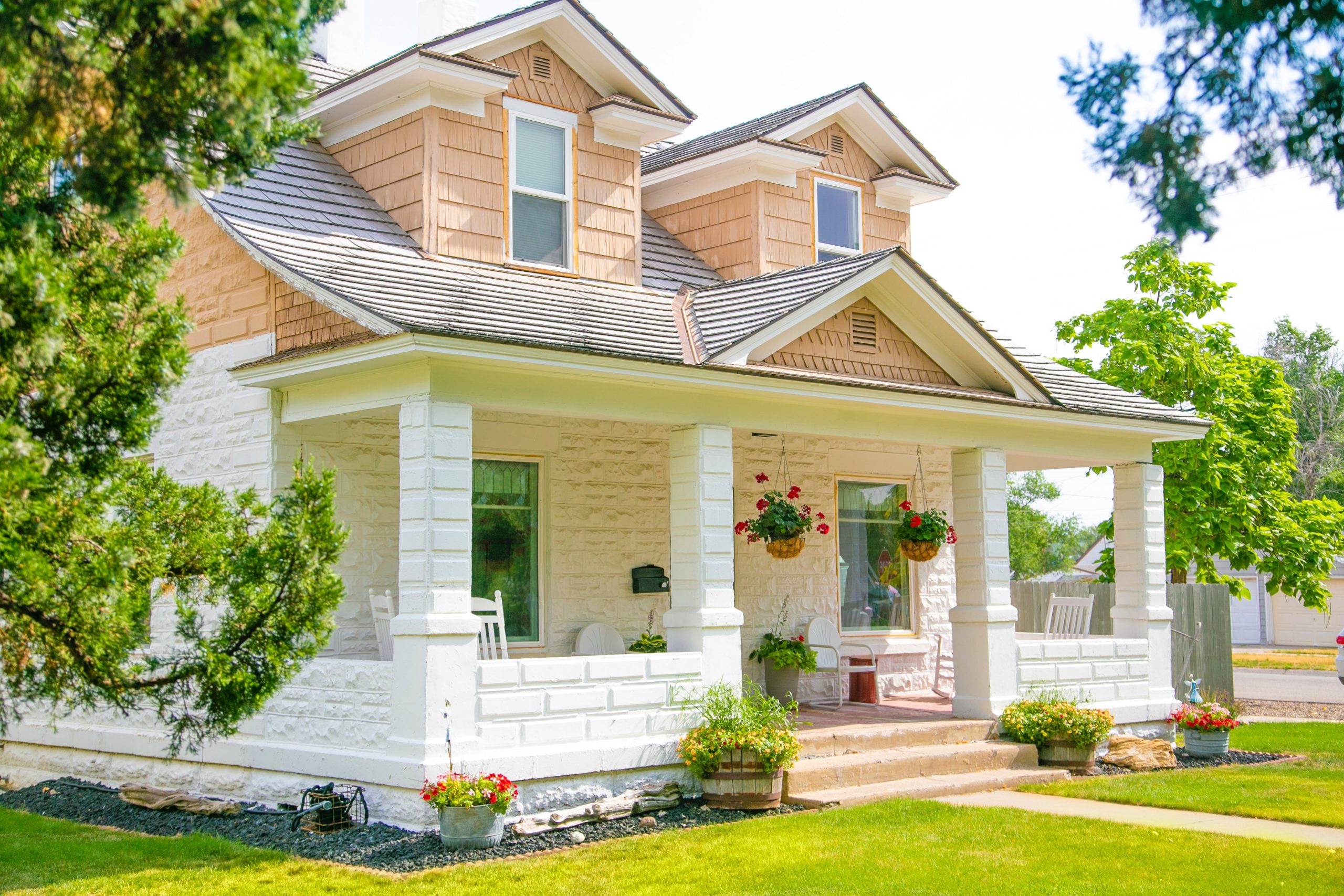 How To Add Curb Appeal When Selling A House